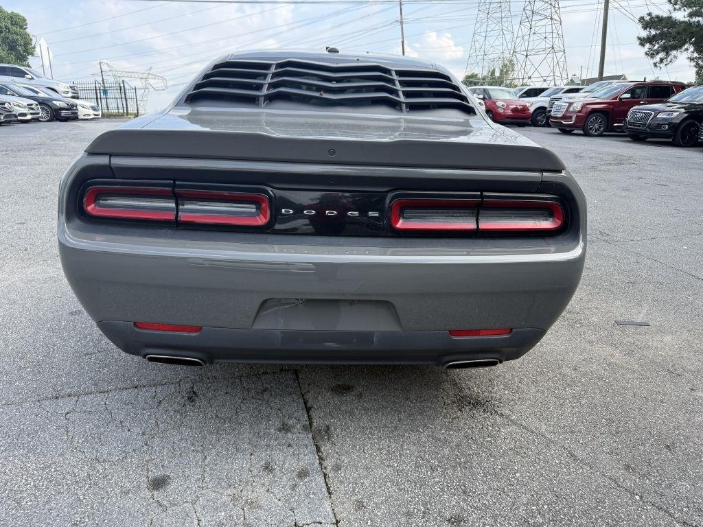 Dodge Challenger SXT RWD 2018