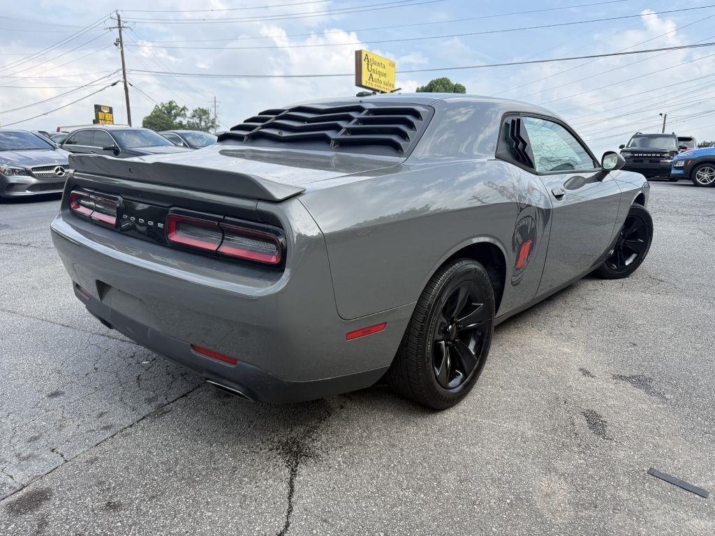 Dodge Challenger SXT RWD 2018