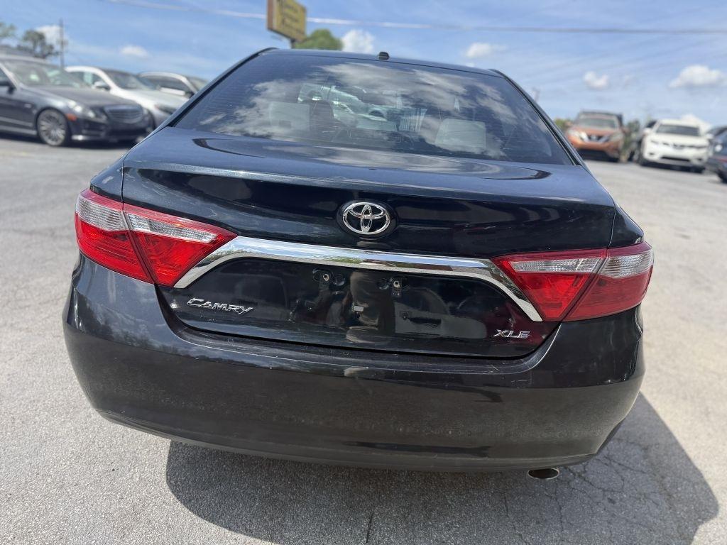 Toyota Camry 4dr Sdn I4 Auto XLE (Natl) 2015