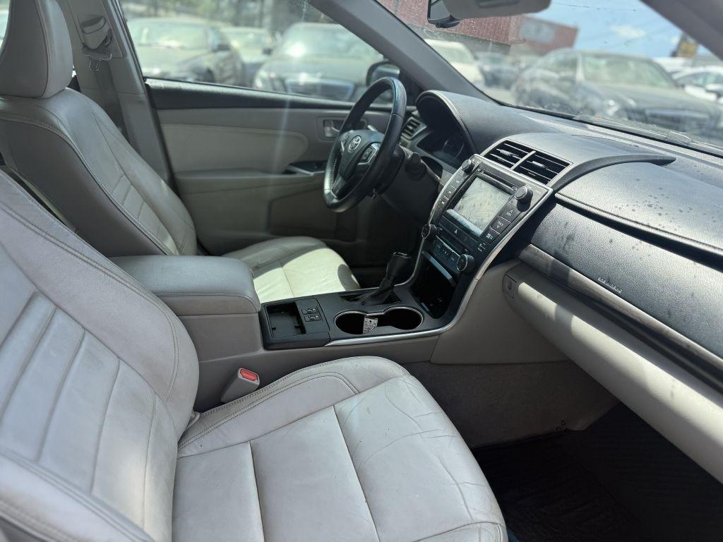 Toyota Camry 4dr Sdn I4 Auto XLE (Natl) 2015