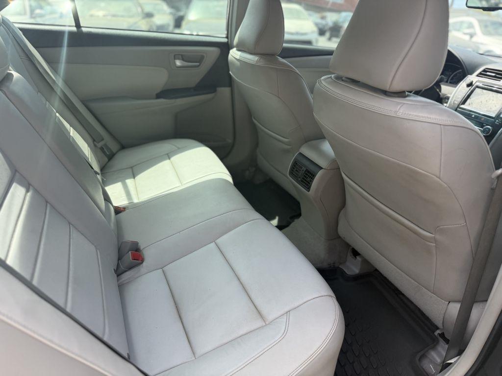 Toyota Camry 4dr Sdn I4 Auto XLE (Natl) 2015