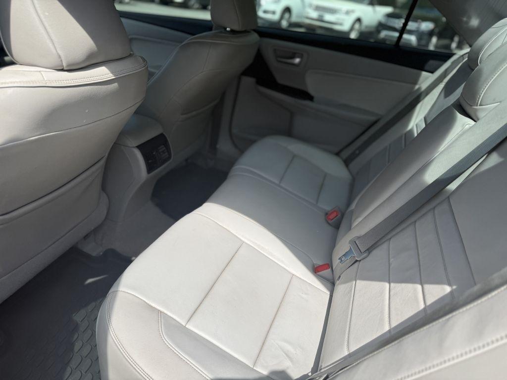 Toyota Camry 4dr Sdn I4 Auto XLE (Natl) 2015