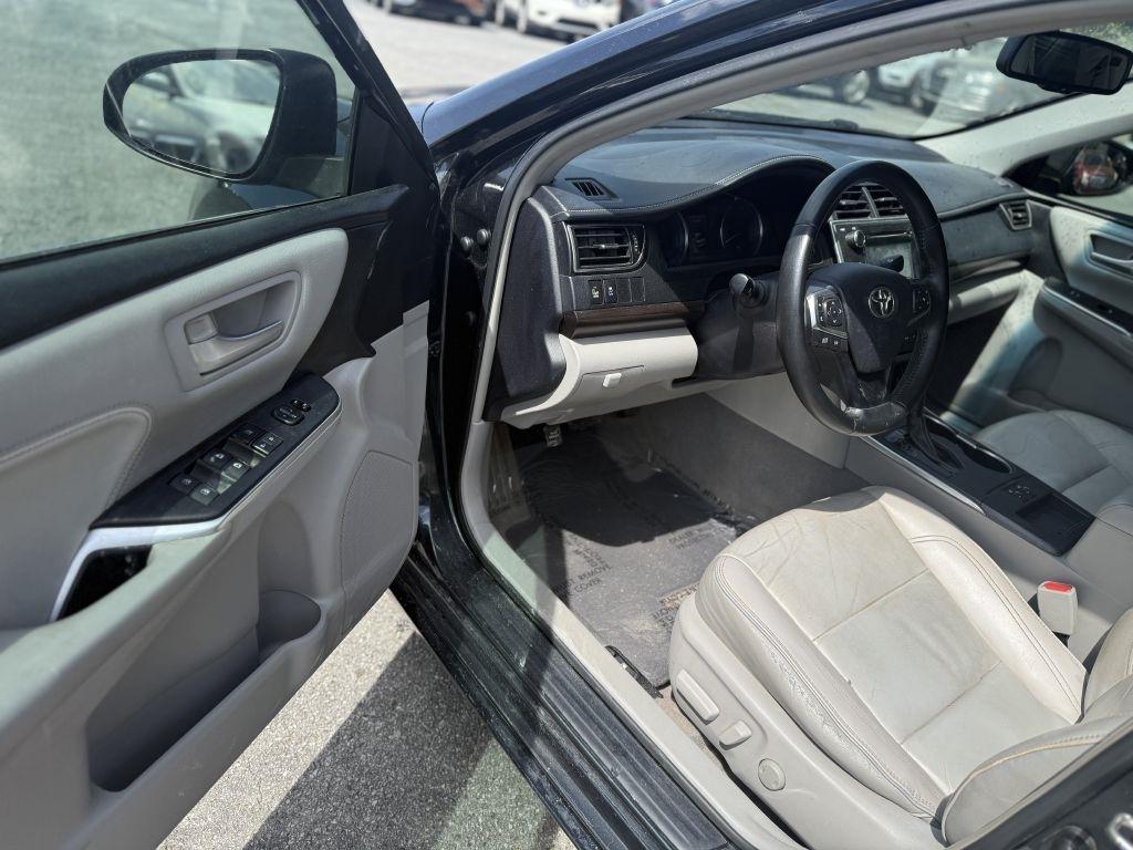 Toyota Camry 4dr Sdn I4 Auto XLE (Natl) 2015