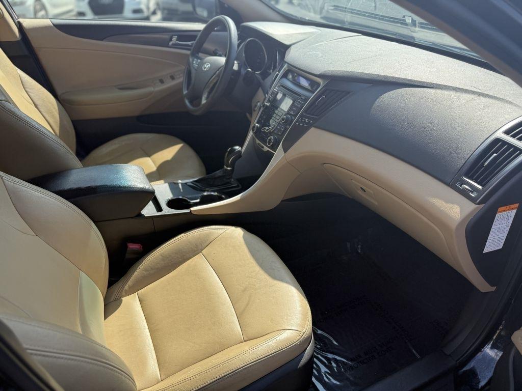 Hyundai Sonata 4dr Sdn 2.4L Auto Hybrid 2012