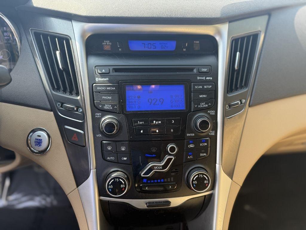 Hyundai Sonata 4dr Sdn 2.4L Auto Hybrid 2012