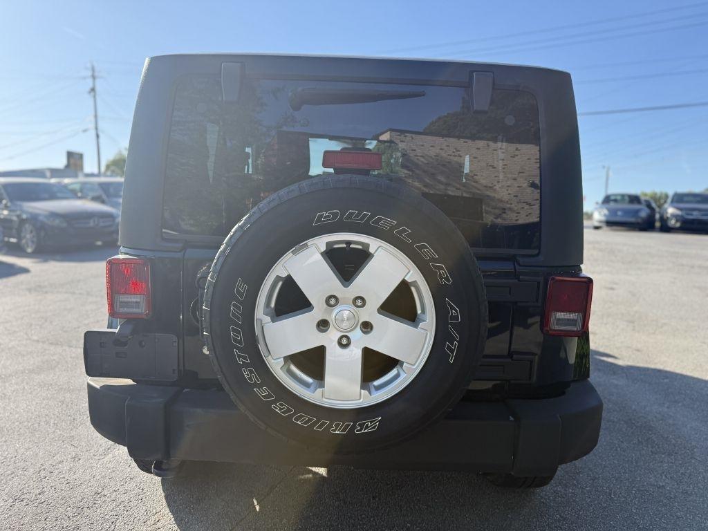 Jeep Wrangler 4WD 2dr Sahara 2012