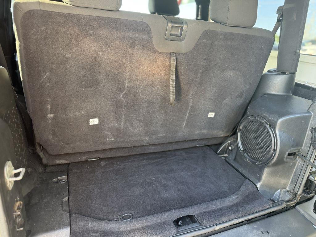 Jeep Wrangler 4WD 2dr Sahara 2012