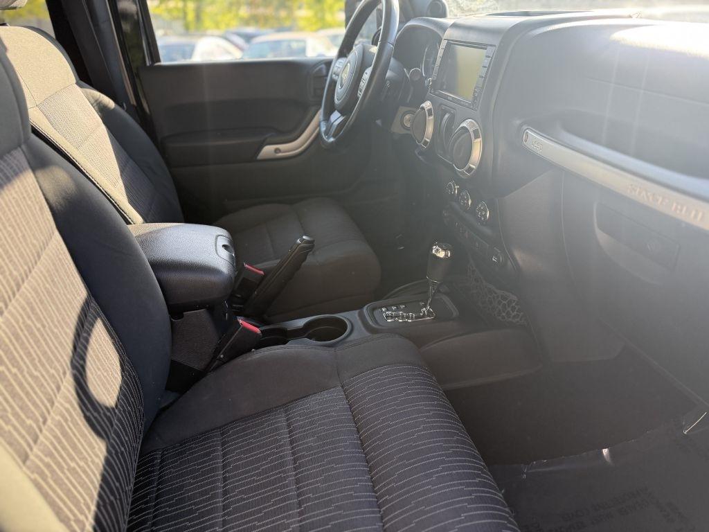 Jeep Wrangler 4WD 2dr Sahara 2012