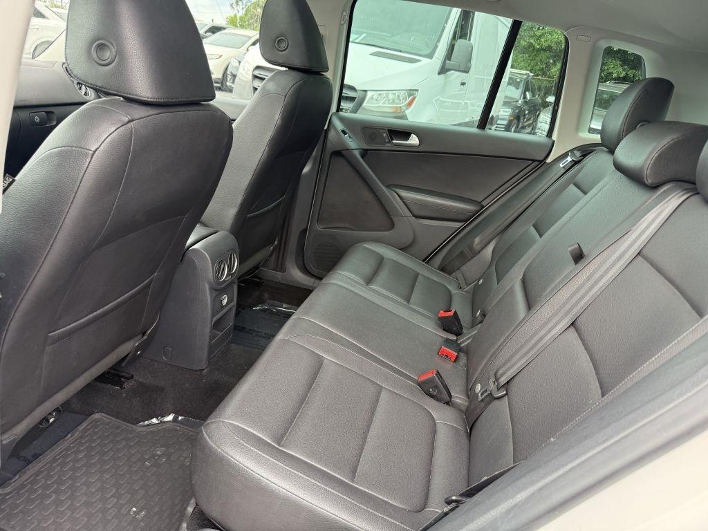 Volkswagen Tiguan 4WD 4dr Auto SEL w/Premium Nav & Dynaudio 2012