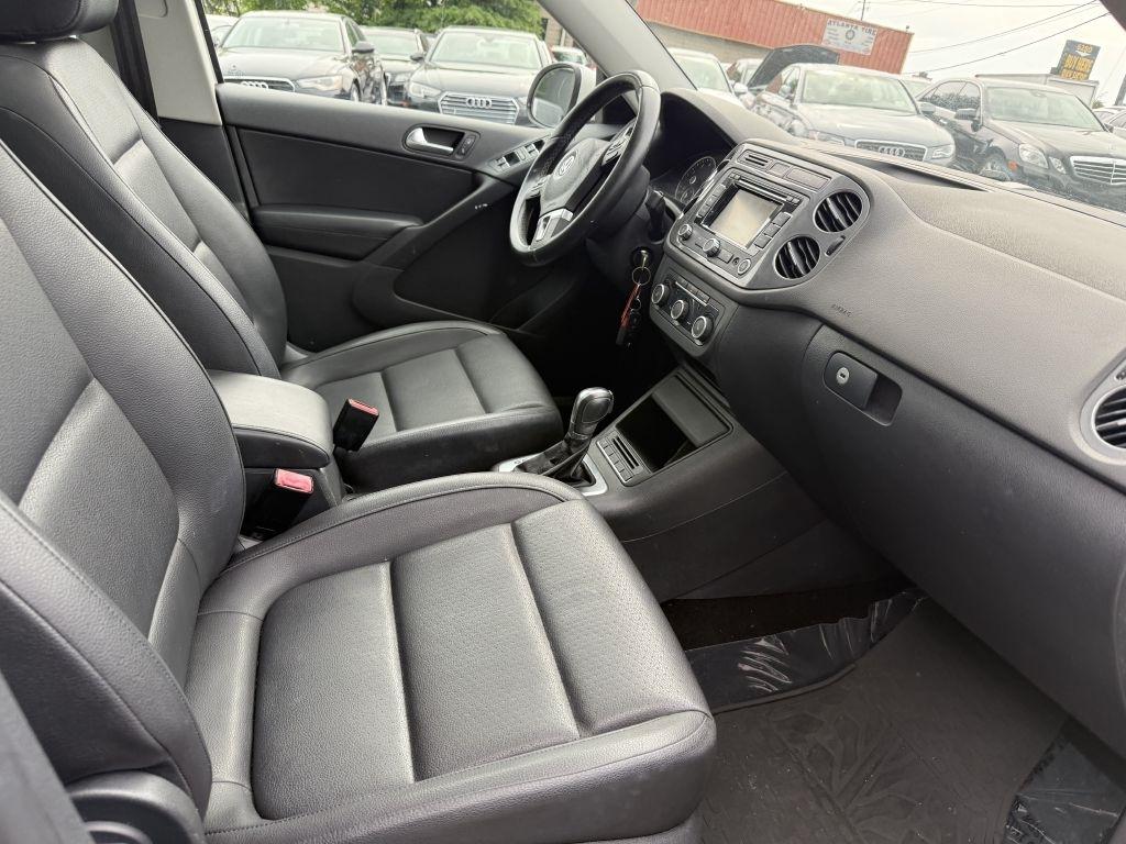 Volkswagen Tiguan 4WD 4dr Auto SEL w/Premium Nav & Dynaudio 2012