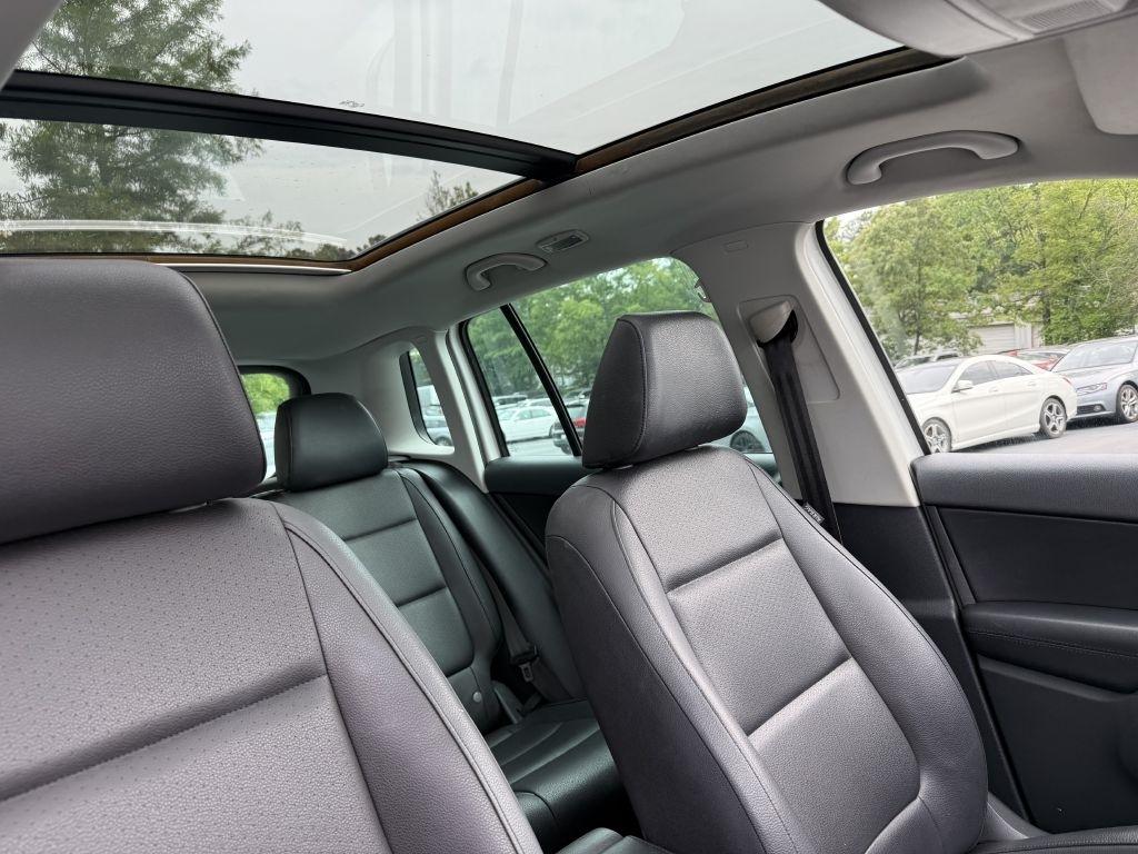 Volkswagen Tiguan 4WD 4dr Auto SEL w/Premium Nav & Dynaudio 2012