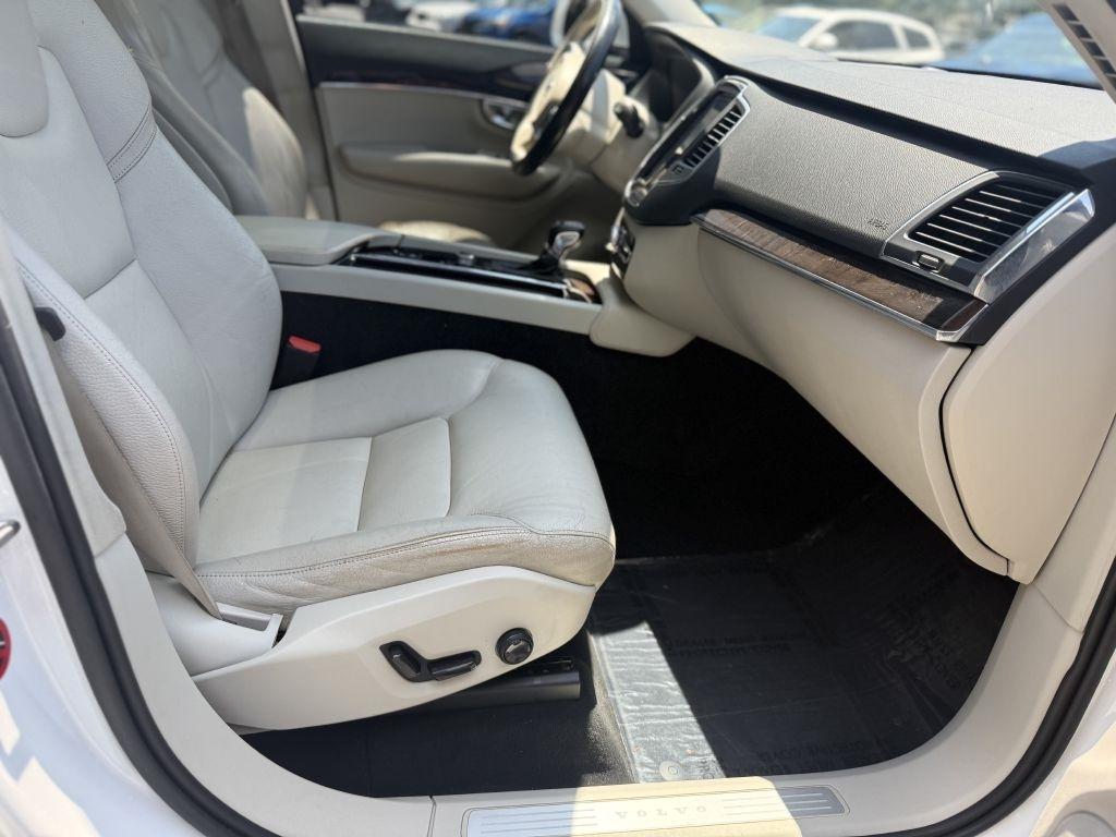 Volvo XC90 T5 FWD 7-Passenger Momentum 2018