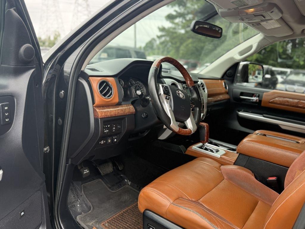 Toyota Tundra 2WD Truck CrewMax 5.7L V8 6-Spd AT Platinum (Natl) 2014