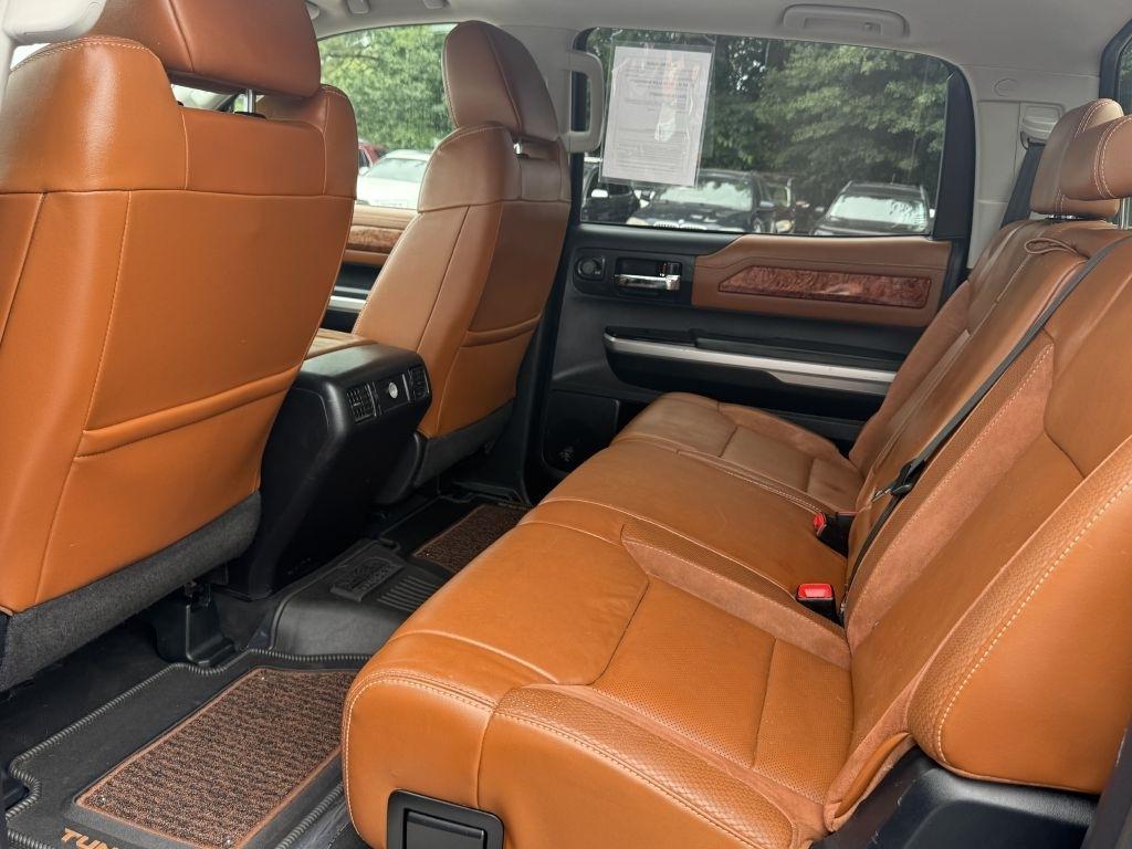 Toyota Tundra 2WD Truck CrewMax 5.7L V8 6-Spd AT Platinum (Natl) 2014