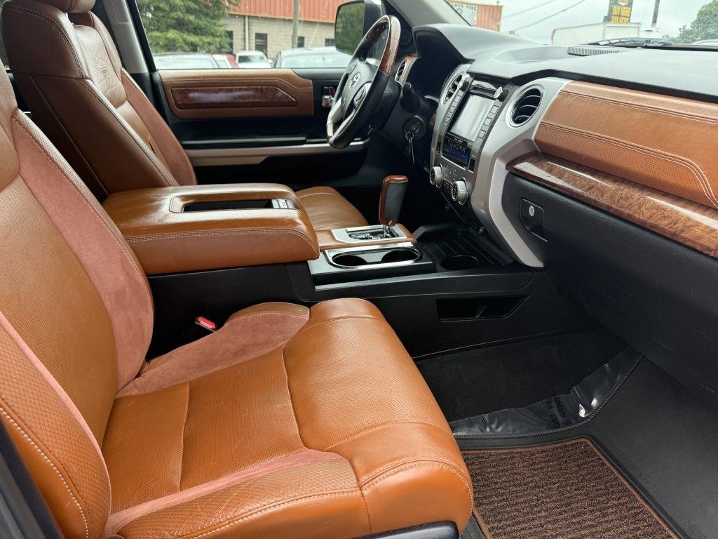 Toyota Tundra 2WD Truck CrewMax 5.7L V8 6-Spd AT Platinum (Natl) 2014