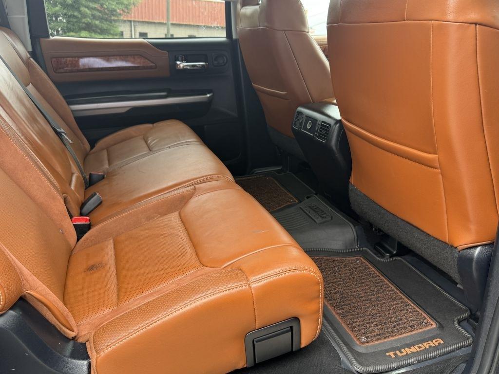 Toyota Tundra 2WD Truck CrewMax 5.7L V8 6-Spd AT Platinum (Natl) 2014