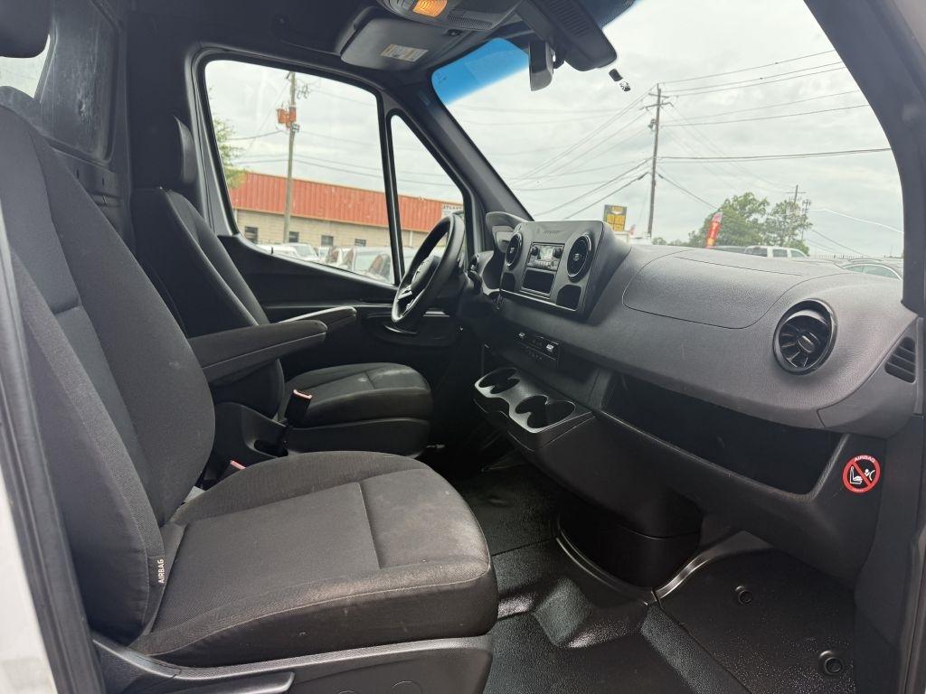 Mercedes-Benz Sprinter Van 2500 Standard Roof I4 144" RWD 2019