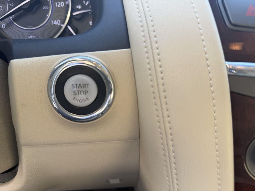 Infiniti QX80 4WD 4dr 2015