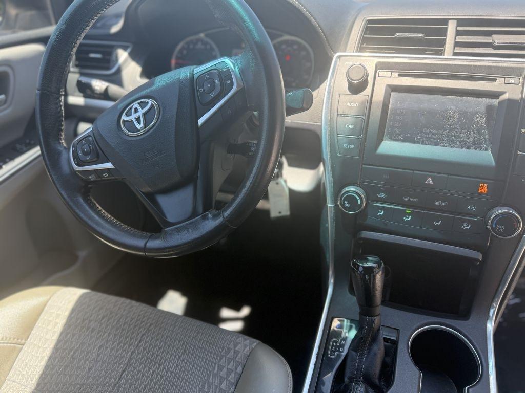 Toyota Camry 4dr Sdn I4 Auto XLE (Natl) 2015