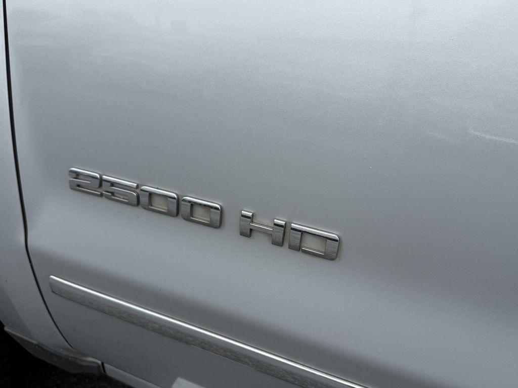 Chevrolet Silverado 2500HD Built After Aug 14 4WD Crew Cab 153.7" LTZ 2015