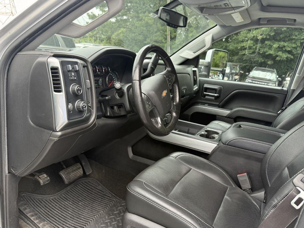 Chevrolet Silverado 2500HD Built After Aug 14 4WD Crew Cab 153.7" LTZ 2015