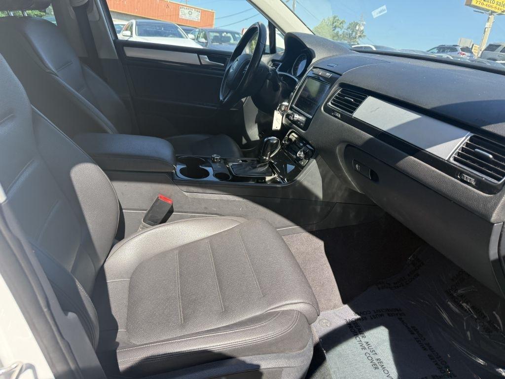 Volkswagen Touareg 4dr VR6 Sport w/Nav 2012