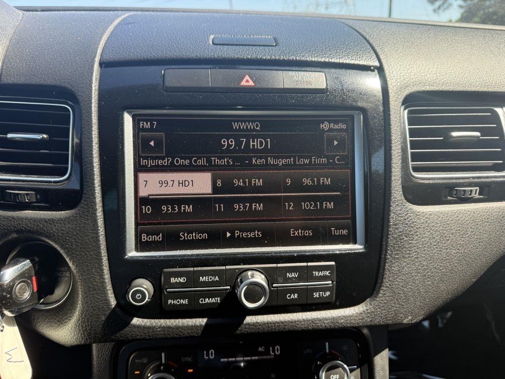 Volkswagen Touareg 4dr VR6 Sport w/Nav 2012
