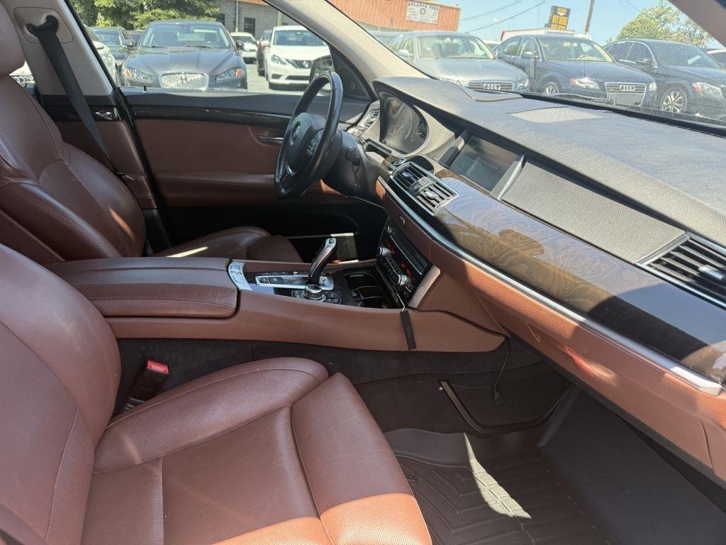 BMW 5 Series Gran Turismo 5dr 550i xDrive Gran Turismo AWD 2012