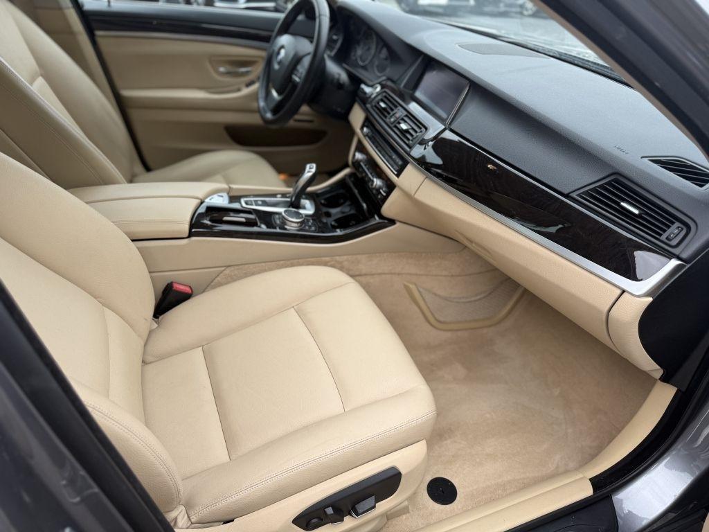 BMW 5 Series 4dr Sdn 528i RWD 2015