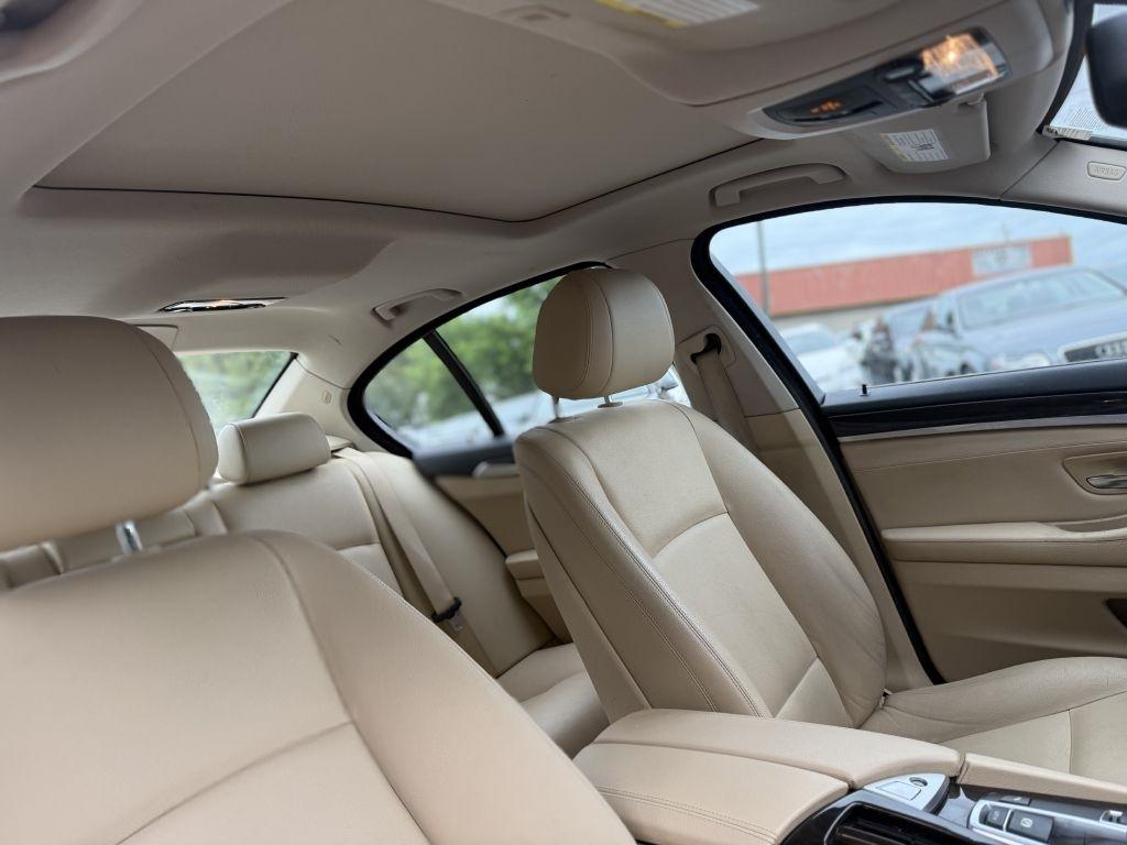 BMW 5 Series 4dr Sdn 528i RWD 2015