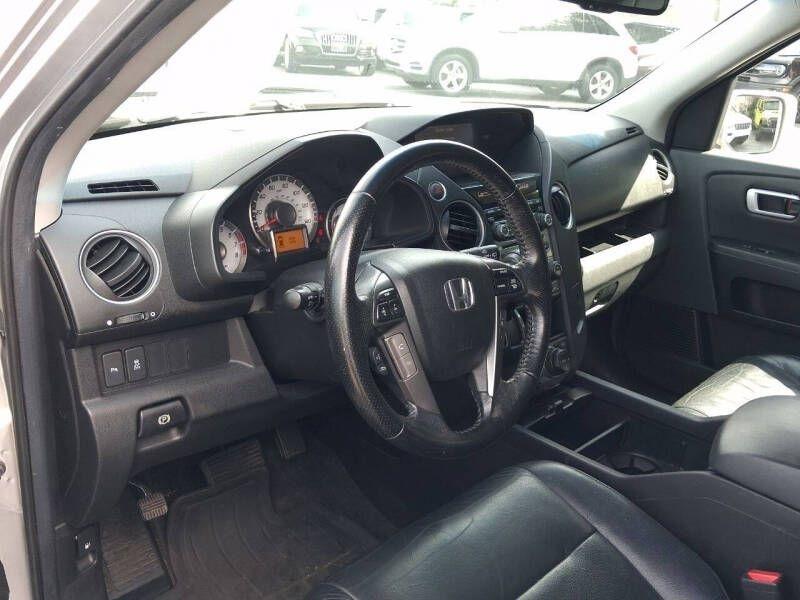 Honda Pilot 4WD 4dr Touring w/RES & Navi 2012