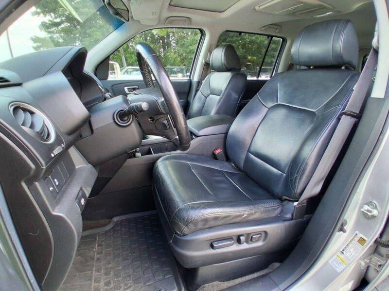 Honda Pilot 4WD 4dr Touring w/RES & Navi 2012