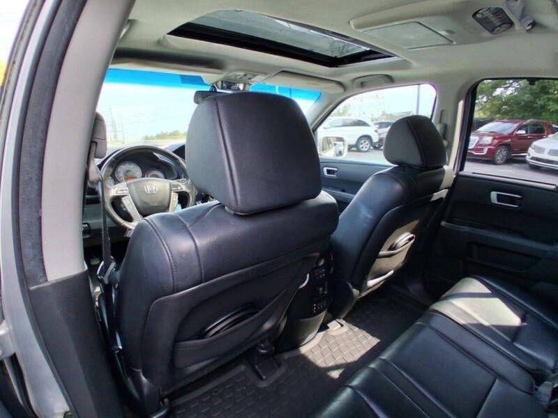 Honda Pilot 4WD 4dr Touring w/RES & Navi 2012