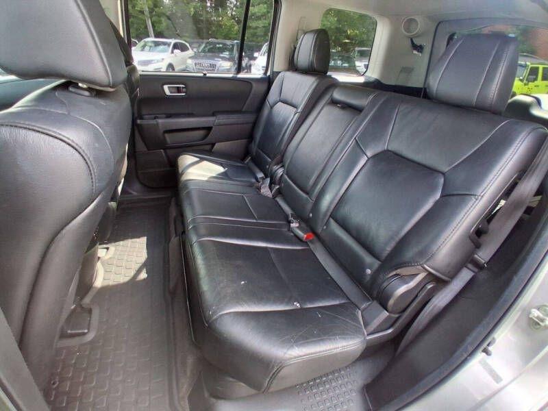 Honda Pilot 4WD 4dr Touring w/RES & Navi 2012