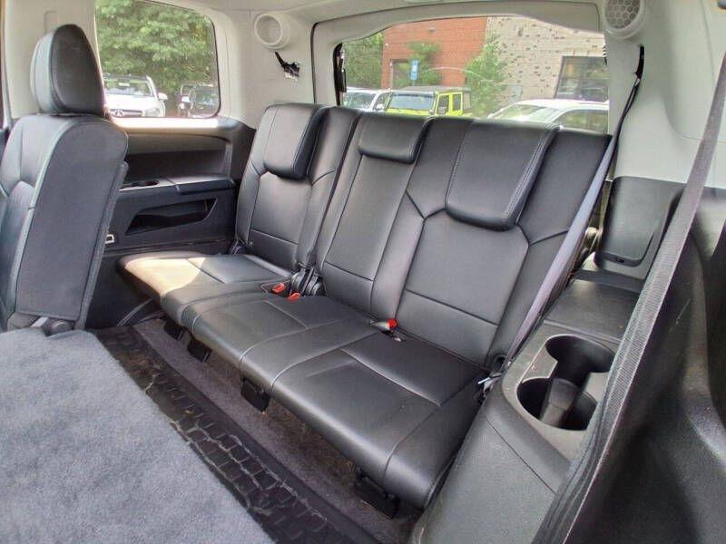 Honda Pilot 4WD 4dr Touring w/RES & Navi 2012