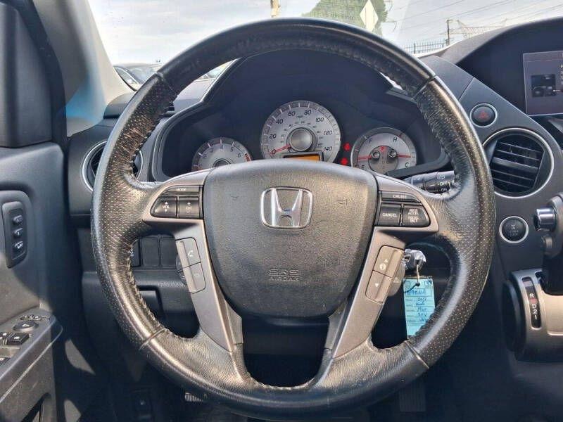 Honda Pilot 4WD 4dr Touring w/RES & Navi 2012