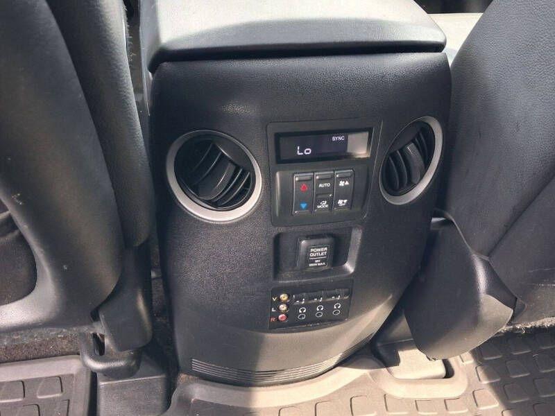 Honda Pilot 4WD 4dr Touring w/RES & Navi 2012