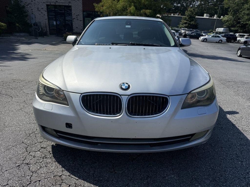 BMW 5 Series 4dr Sdn 528i RWD 2010