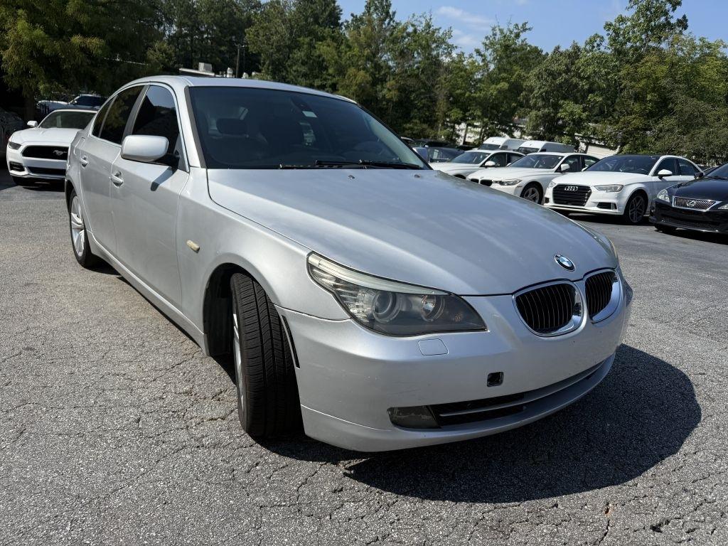 BMW 5 Series 4dr Sdn 528i RWD 2010