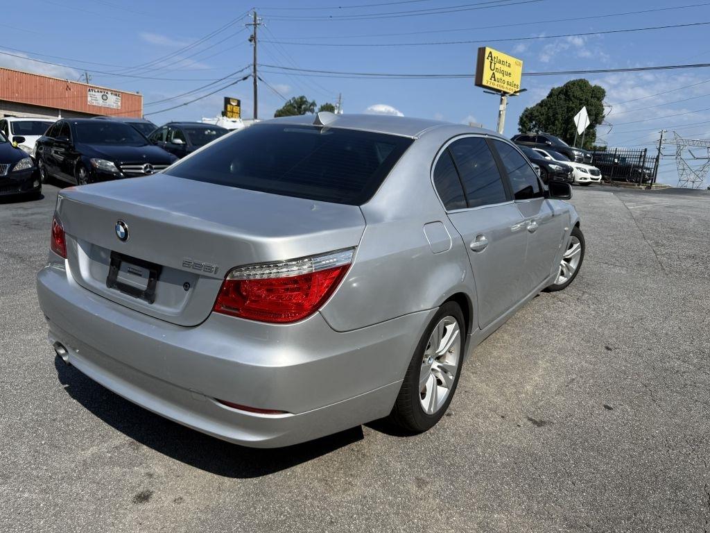 BMW 5 Series 4dr Sdn 528i RWD 2010