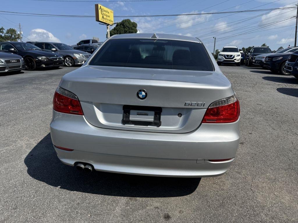 BMW 5 Series 4dr Sdn 528i RWD 2010