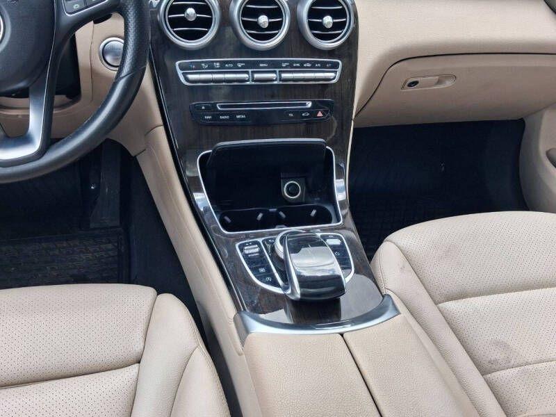 Mercedes-Benz GLC RWD 4dr GLC 300 2016