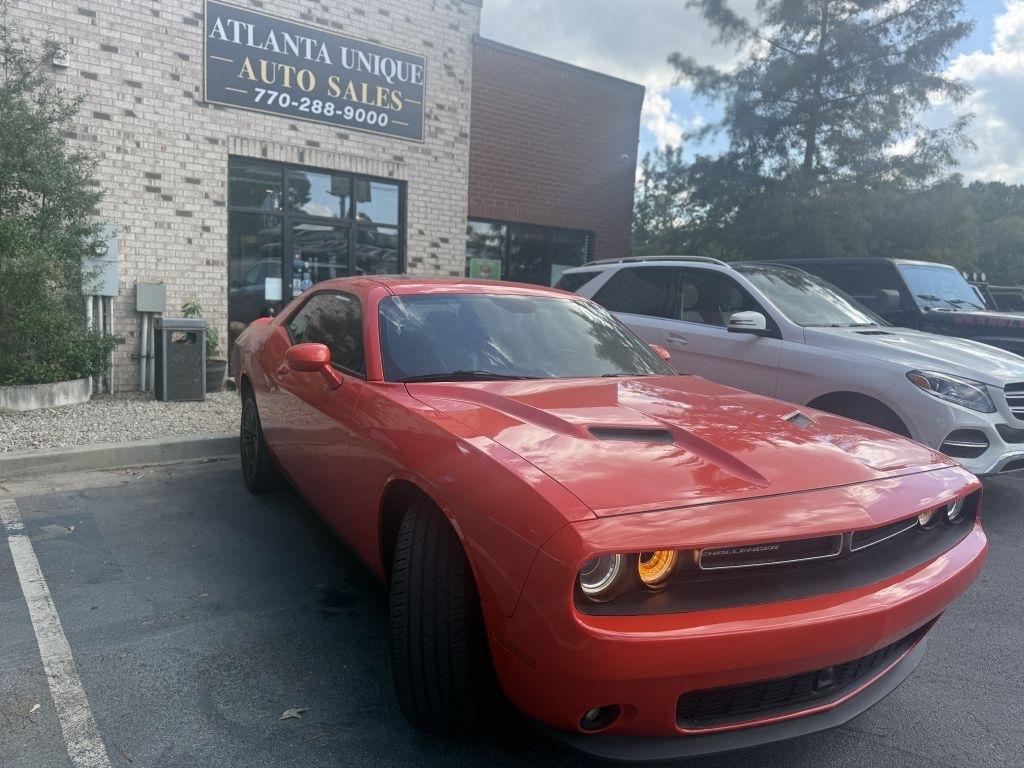 Dodge Challenger SXT RWD 2019