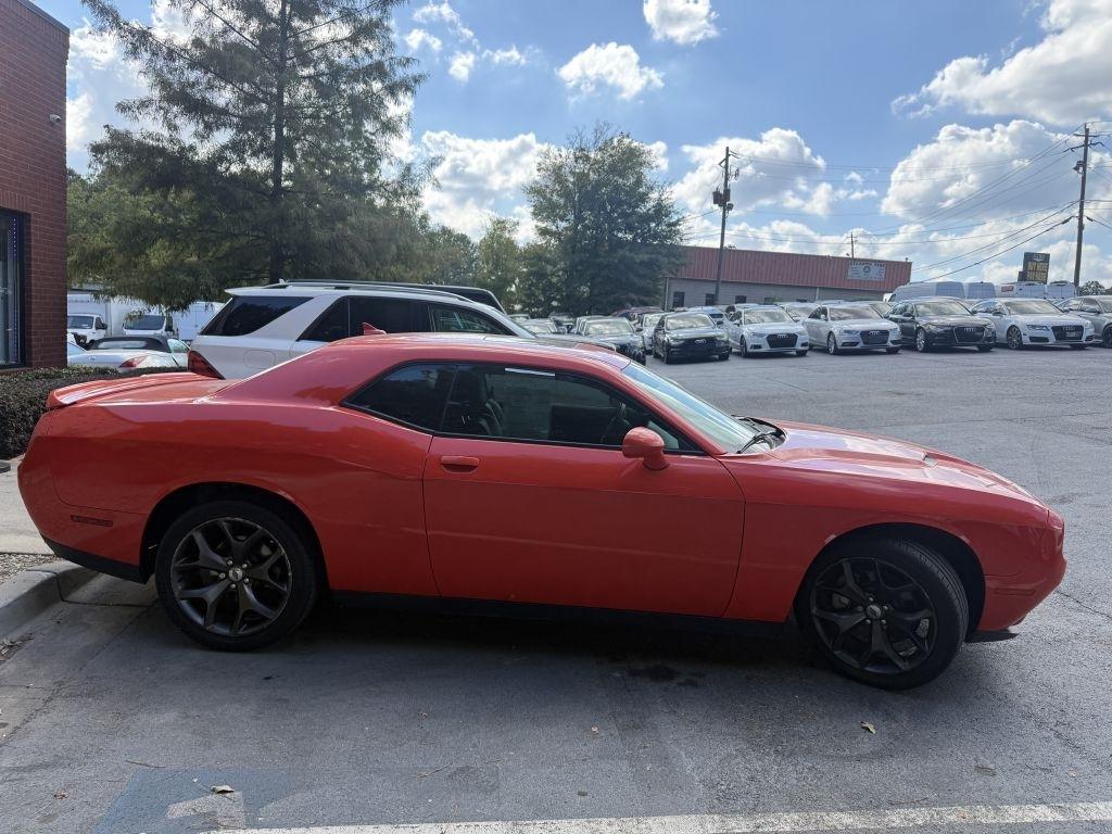 Dodge Challenger SXT RWD 2019