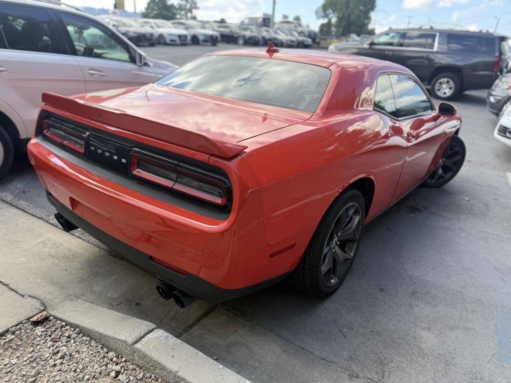 Dodge Challenger SXT RWD 2019