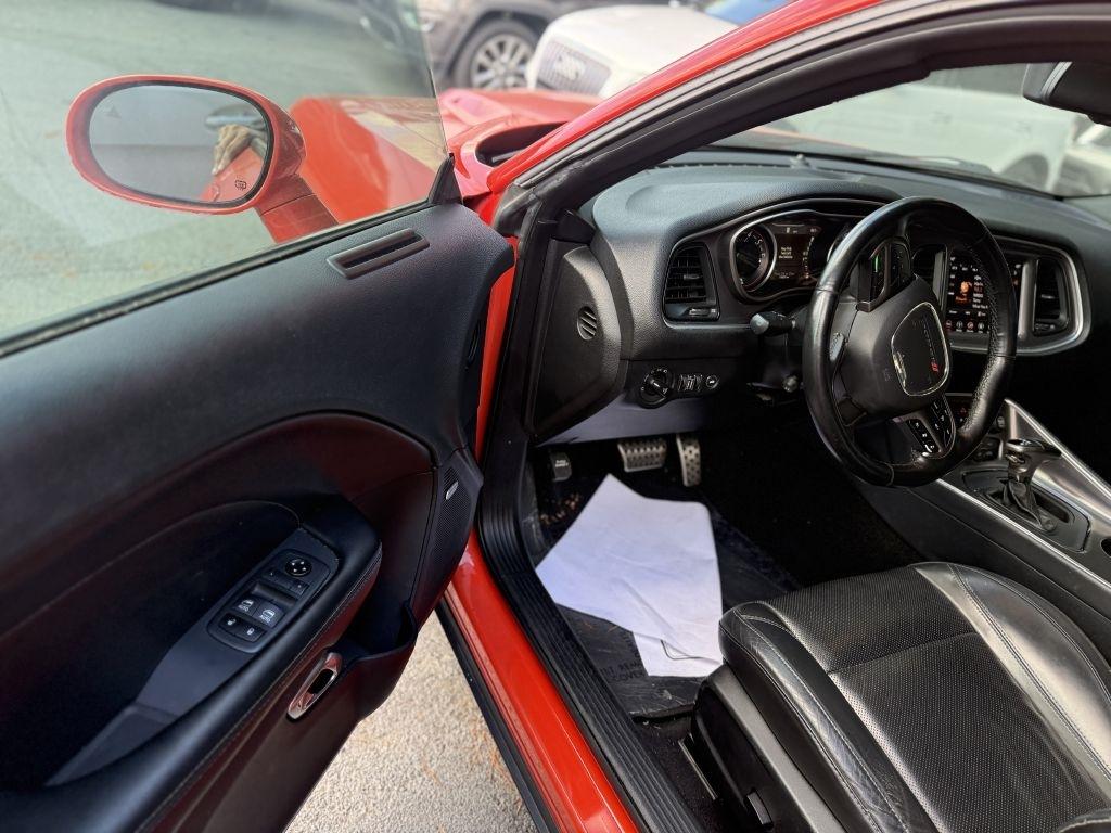 Dodge Challenger SXT RWD 2019