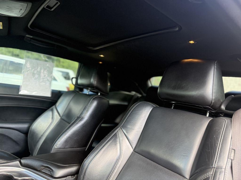 Dodge Challenger SXT RWD 2019