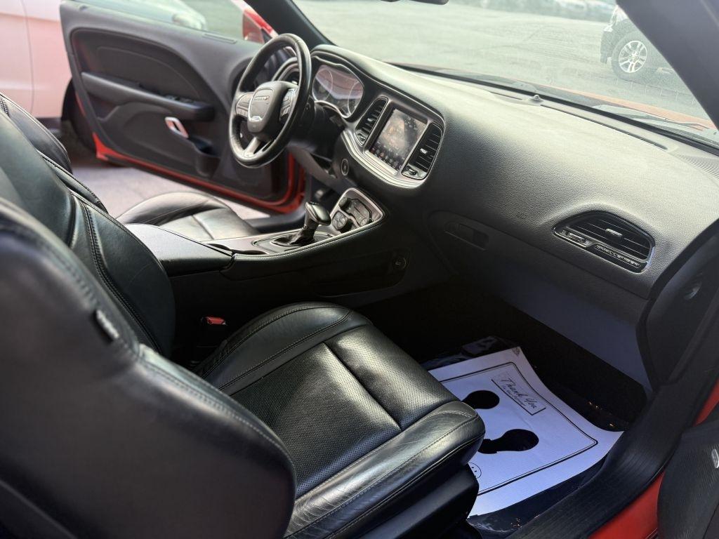 Dodge Challenger SXT RWD 2019