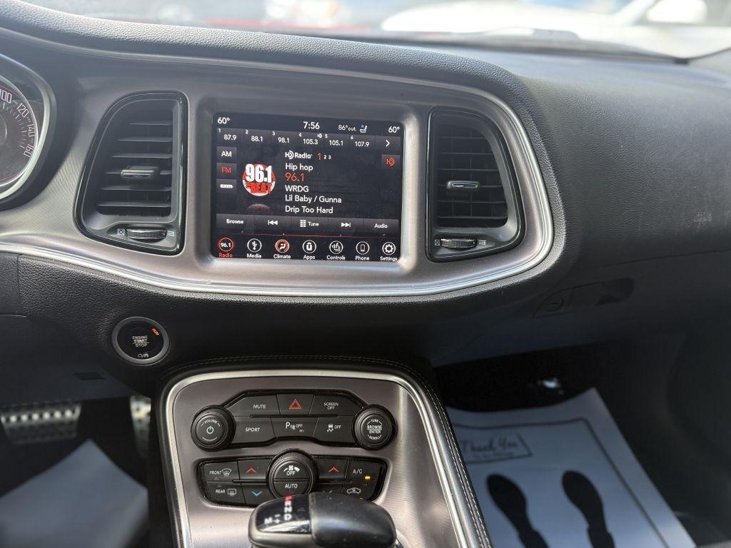 Dodge Challenger SXT RWD 2019
