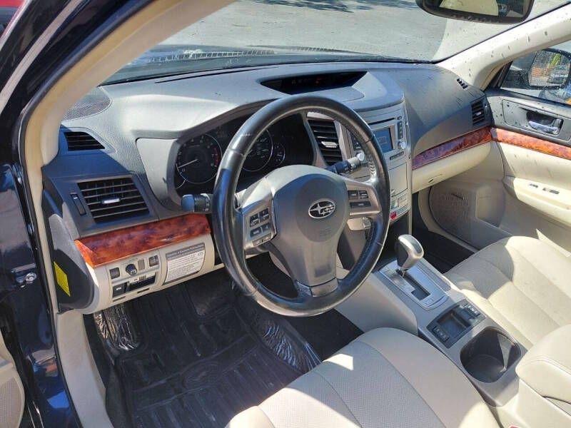 Subaru Outback 4dr Wgn H4 Auto 2.5i Limited 2012